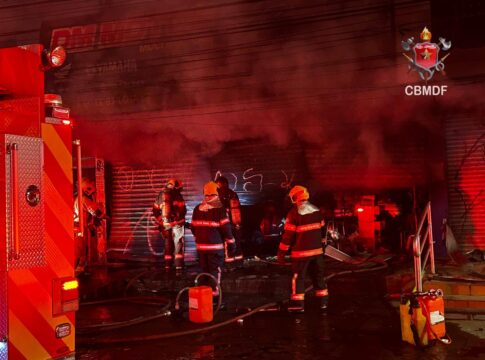 loja-de-motocicletas-pega-fogo-e-assusta-moradores-de-taguatinga