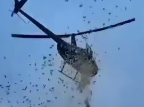 helicoptero-joga-dolares-em-cidade-no-desejo-final-de-milionario;-veja