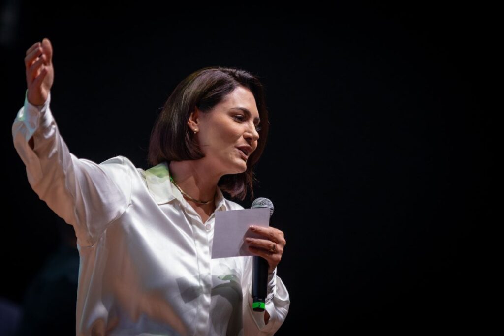 michelle-liga-para-lider-do-pl-e-faz-pedido-sobre-bolsonaro