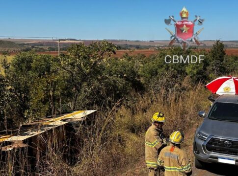 video:-bombeiros-socorrem-vitimas-de-acidente-com-onibus-escolar-no-df