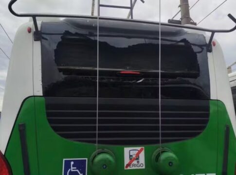 “acao-orquestrada”-teve-31-ataques-a-onibus-na-baixada-em-uma-noite