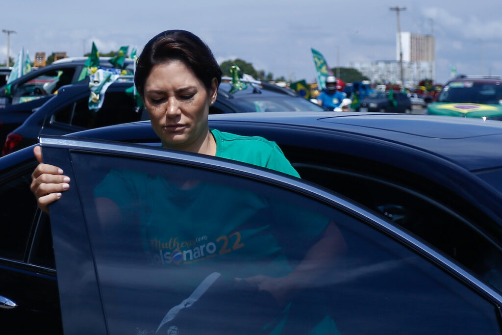 michelle-recebe-ma-noticia-apos-ser-chamada-de-“ex-garota-de-programa”