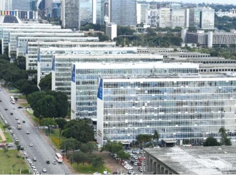 cnu-2025:-retificacao-aumenta-numero-de-cidades-com-provas