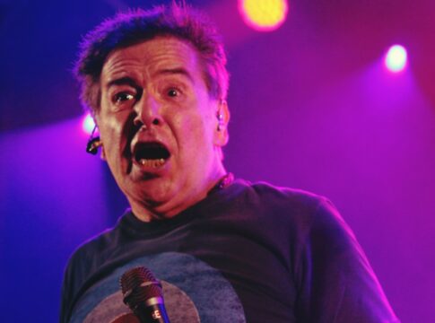 quem-e-vocalista-do-ira!-que-criticou-esquerda-e-enxotou-bolsonaristas