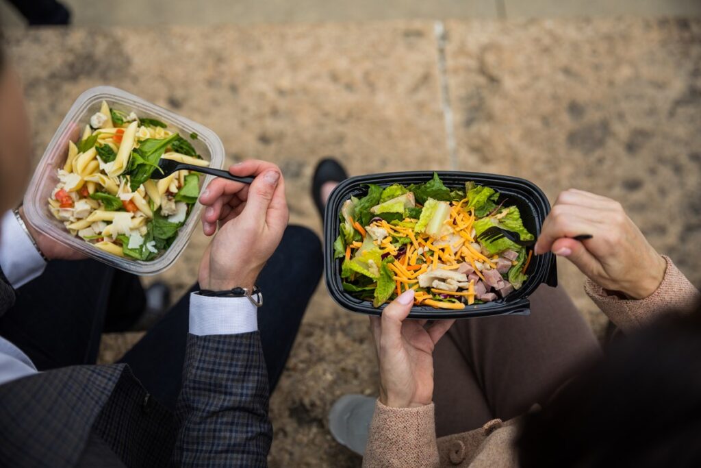 embalagens-de-alimentos-liberam-microplasticos-nas-refeicoes.-entenda
