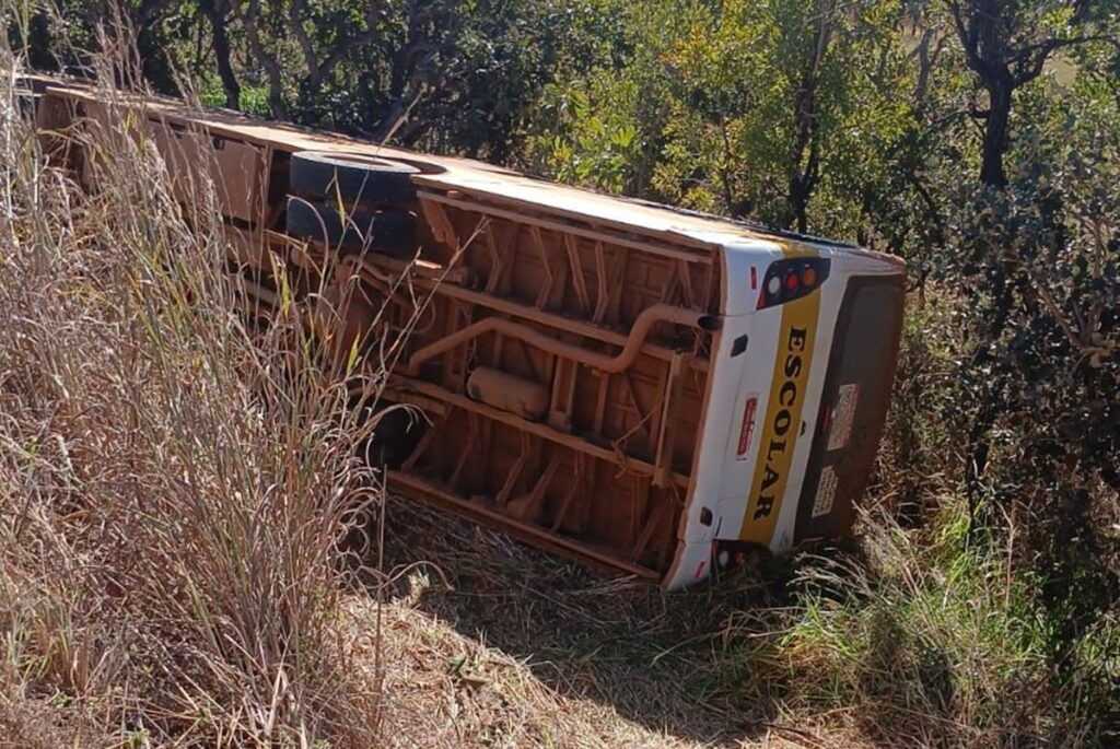 acidente-com-onibus-escolar:-veja-estado-de-saude-das-criancas-feridas