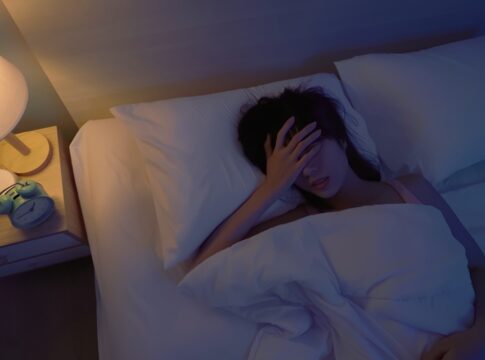 dormir-apos-as-22h-prejudica-saude-hormonal-e-hepatica,-aponta-estudo