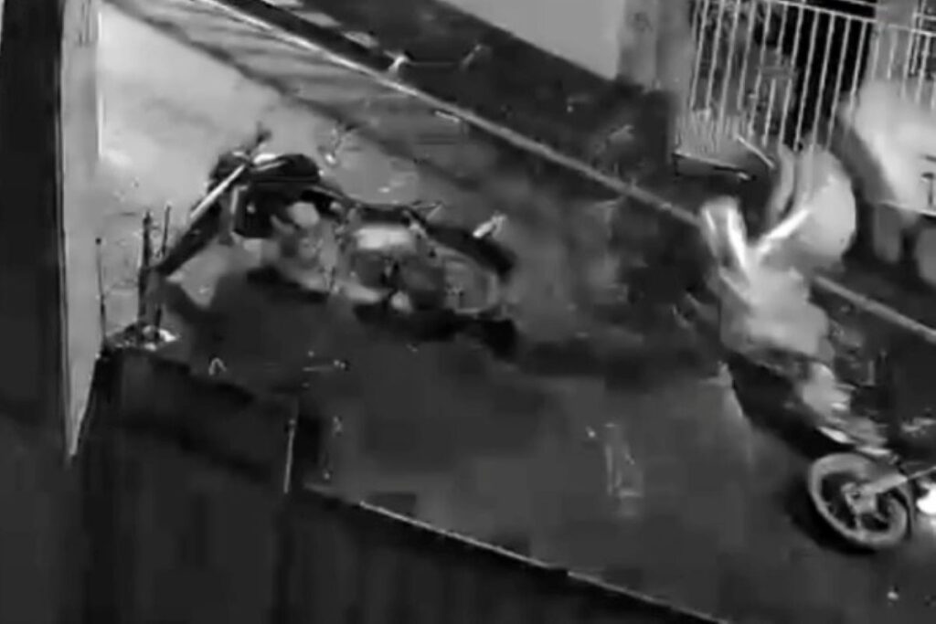 motoqueiros-batem-de-frente-e-sao-arremessados-no-interior-de-sp