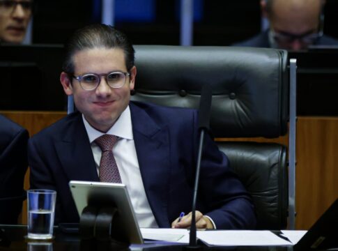 governo-se-anima-com-pesquisas-apos-investir-em-“ricos-x-pobres”