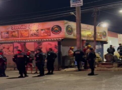 retalhado-na-faca:-homem-e-agredido-e-esfaqueado-apos-discussao-em-rua