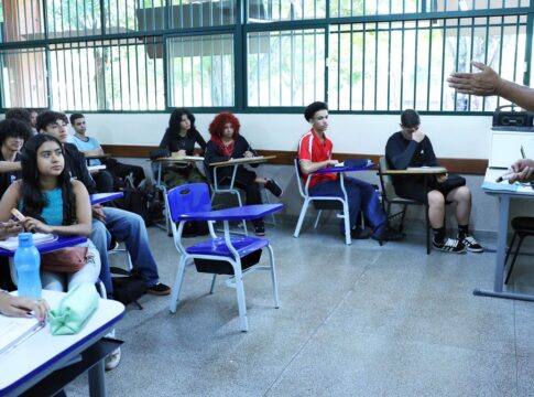 prazo-para-isencao-de-taxa-no-cnu-dos-professores-termina-nesta-sexta
