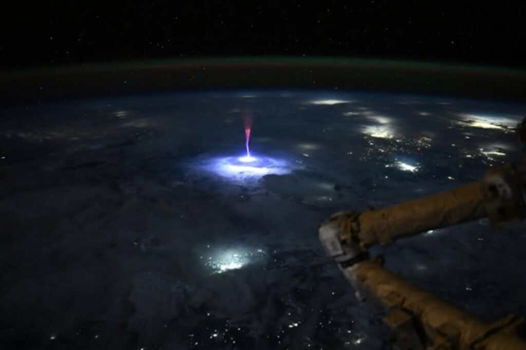 astronauta-da-nasa-registra-fenomeno-luminoso-raro;-veja