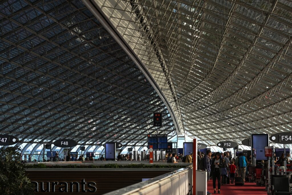 mais-de-1.500-voos-sao-cancelados-na-franca-por-greve-em-aeroportos