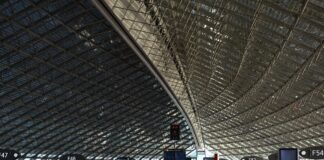 mais-de-1.500-voos-sao-cancelados-na-franca-por-greve-em-aeroportos
