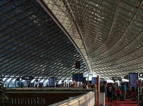 mais-de-1.500-voos-sao-cancelados-na-franca-por-greve-em-aeroportos