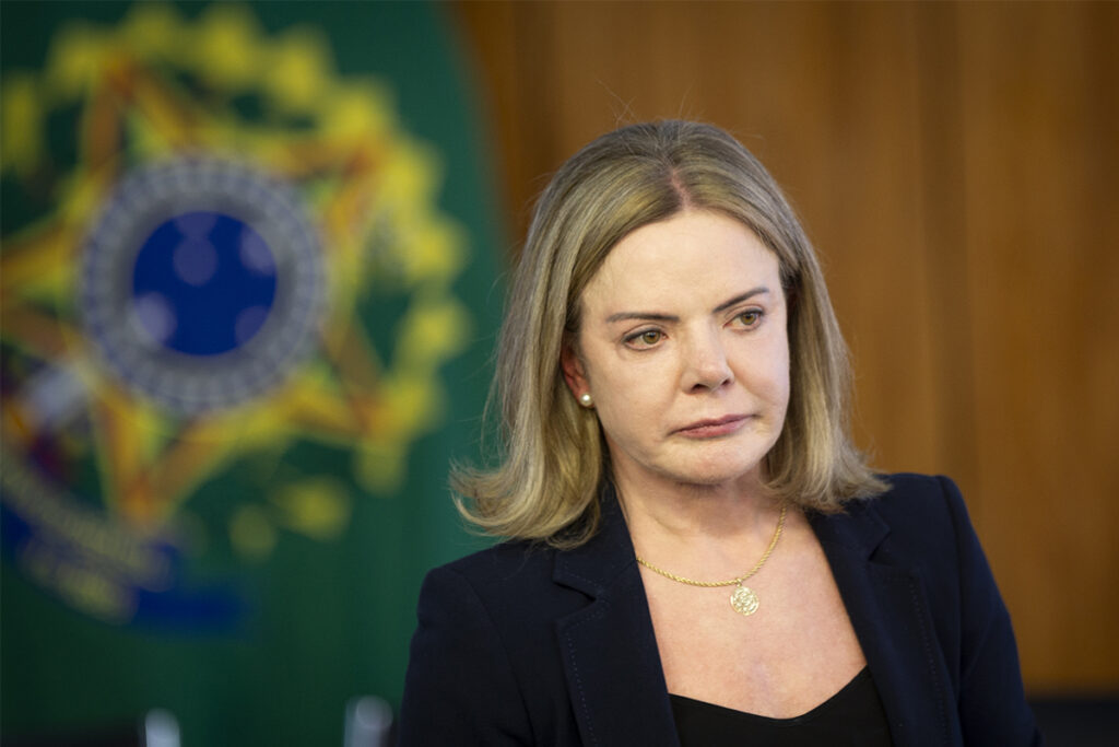 gleisi-hoffmann-sobre-crise-do-iof:-“governo-sempre-buscou-dialogo”