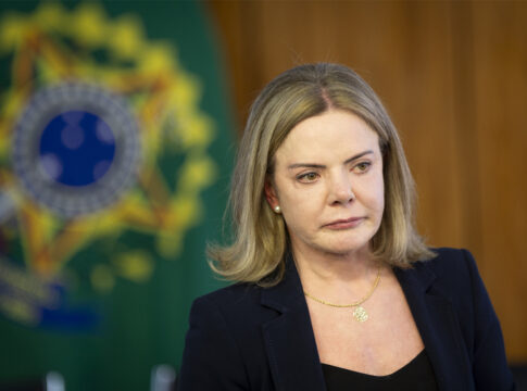 gleisi-hoffmann-sobre-crise-do-iof:-“governo-sempre-buscou-dialogo”