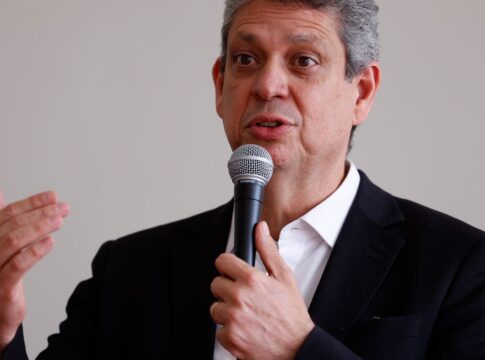 governo-defende-justica-tributaria-e-nao-alta-de-imposto,-diz-ministro