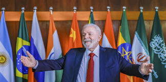 “nao-tem-um-numero-negativo-nesse-pais-a-nao-ser-a-selic”,-diz-lula