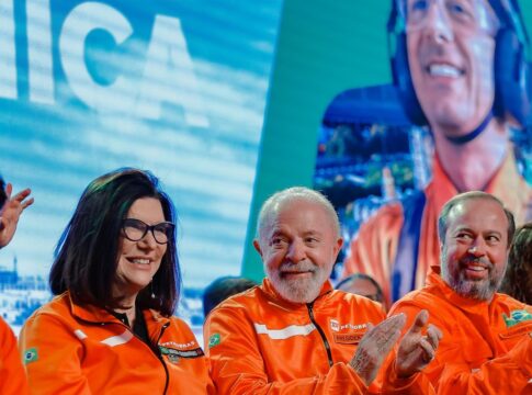 lula-cobra-fiscalizacao-de-precos-de-combustiveis