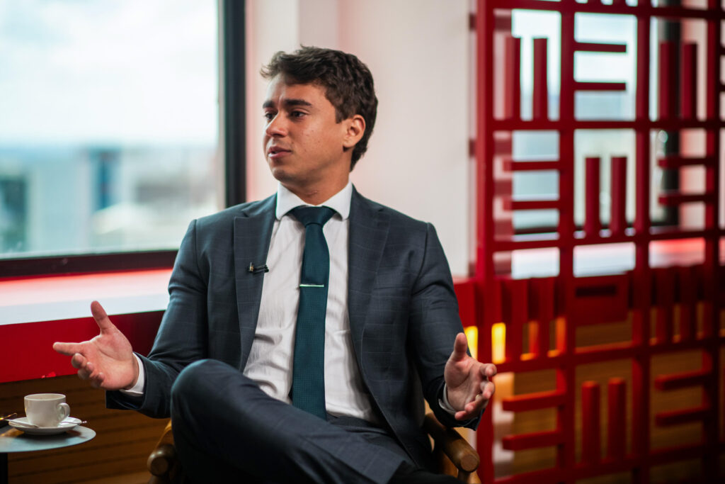nikolas-cobra-afastamento-de-assessor-parlamentar-que-invadiu-itau
