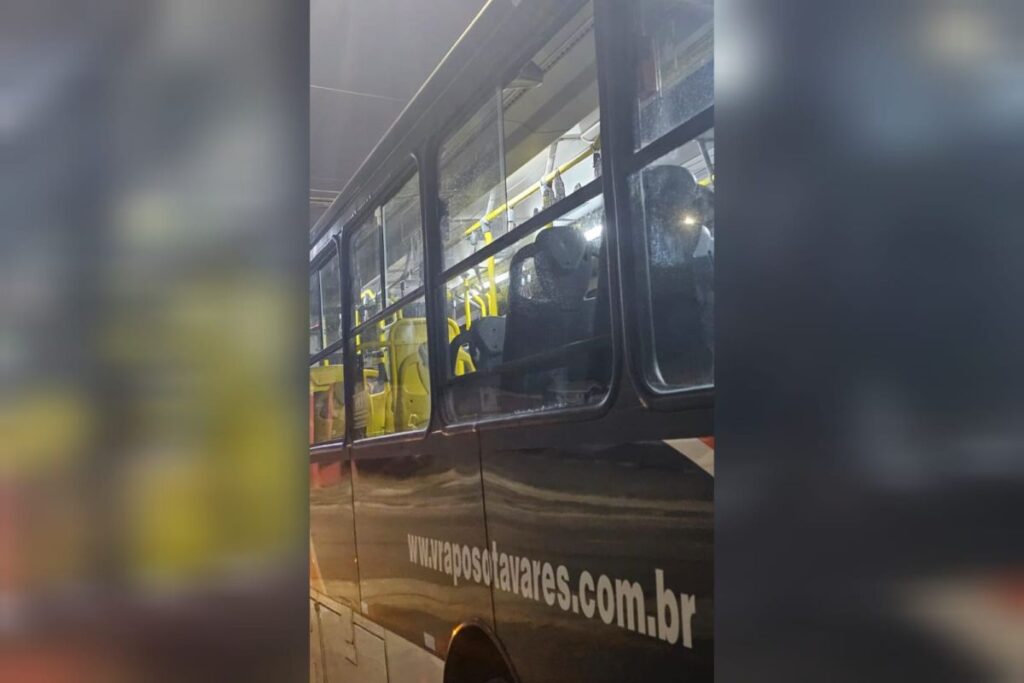 “quebra-quebra”:-6-onibus-sao-atacados-e-adolescente-e-apreendido-em-cotia