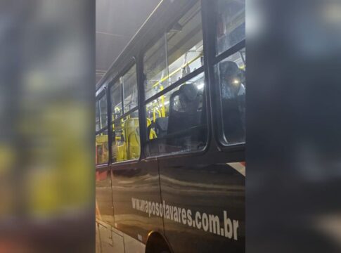 “quebra-quebra”:-6-onibus-sao-atacados-e-adolescente-e-apreendido-em-cotia
