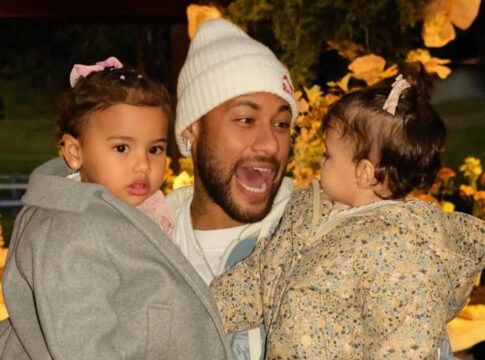 neymar-posa-com-mavie-e-helena-e-se-declara-as-filhas