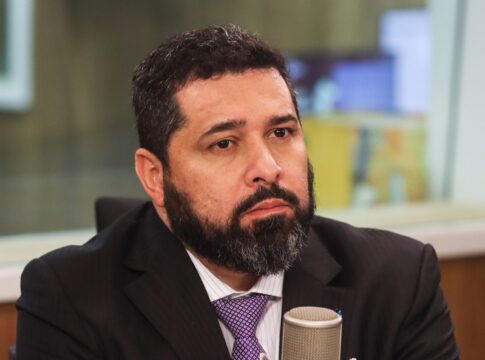 presidente-dos-correios-pede-demissao-apos-prejuizo-bilionario