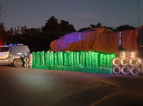 pf-intercepta-caminhao-com-913-kg-de-maconha-dentro-de-barris-de-chopp