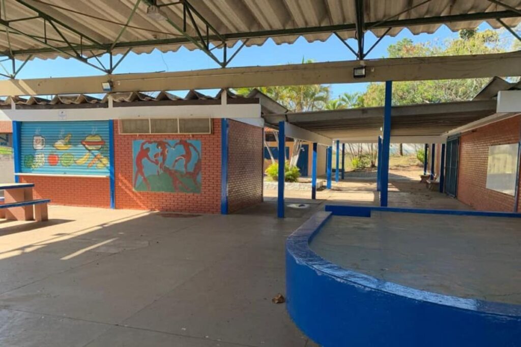 menino-de-12-anos-morre-apos-cair-do-telhado-de-escola-atras-de-pipa