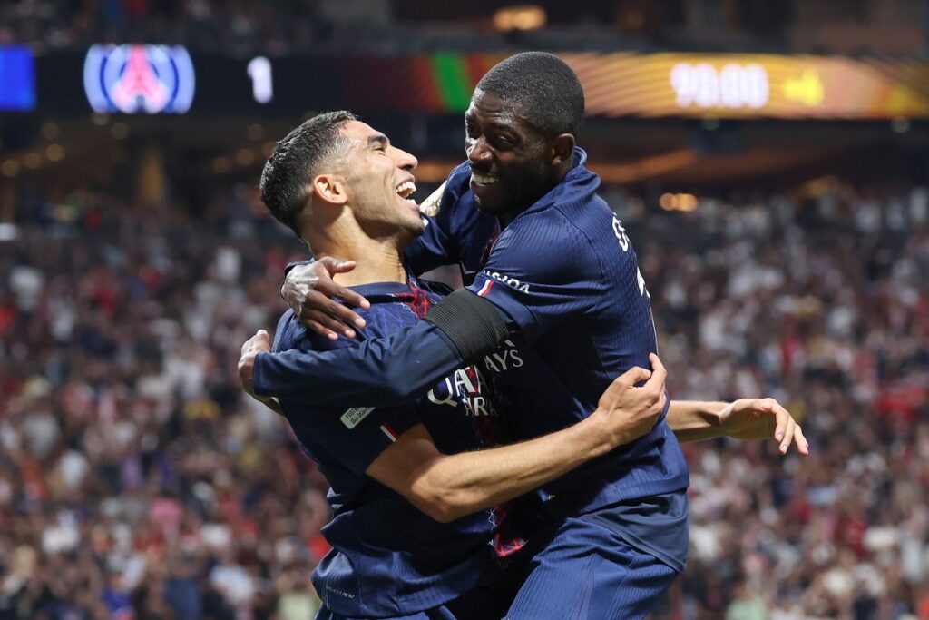 com-dois-a-menos,-psg-elimina-bayern-e-avanca-a-semifinais-do-mundial