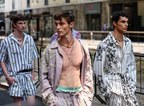 pecas-intimas-a-mostra-bombam-nos-desfiles-de-milao-e-paris