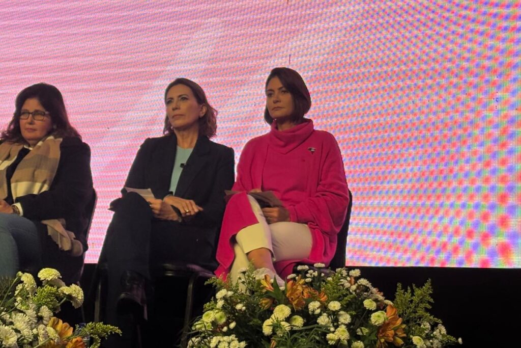 aliados-revelam-teimosia-de-bolsonaro-e-choro-de-michelle-em-sp