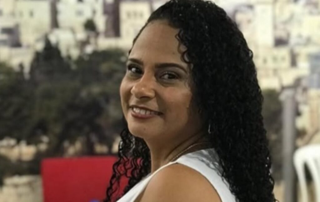 traficantes-atiraram-em-carro-de-pastora-apos-marido-mostrar-biblia