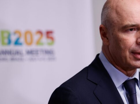 mesmo-sem-consenso-no-brics,-russia-defende-alternativa-ao-dolar