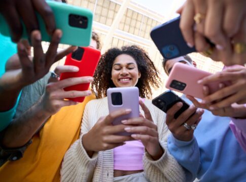 o-que-seu-signo-revela-sobre-sua-vibe-nas-redes-sociais