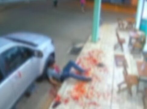 homem-morre-com-facada-no-pescoco-em-briga-perto-de-sorveteria.-video