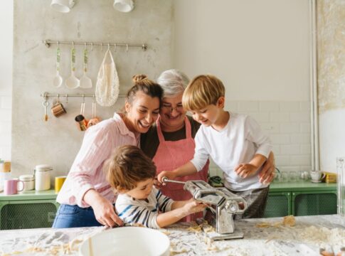 gastronomia-de-heranca:-chefs-resgatam-receitas-afetivas-de-familia