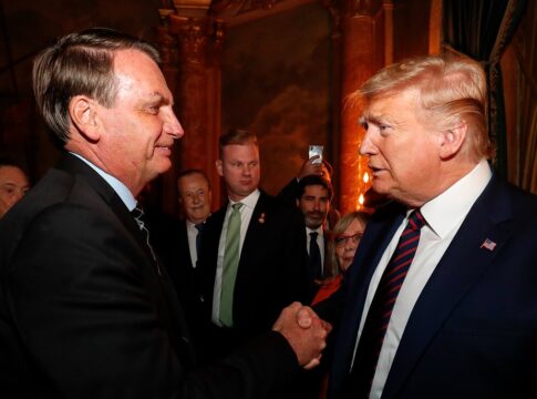 trump-chama-para-si-o-assunto-bolsonaro,-familia-e-apoiadores