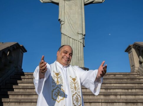 padre-influencer-sofre-acidente-em-visita-ao-cristo-redentor