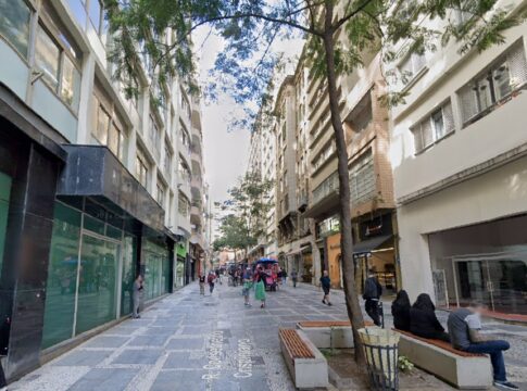 misterio:-homem-e-encontrado-morto-a-facadas-dentro-de-casa-no-centro