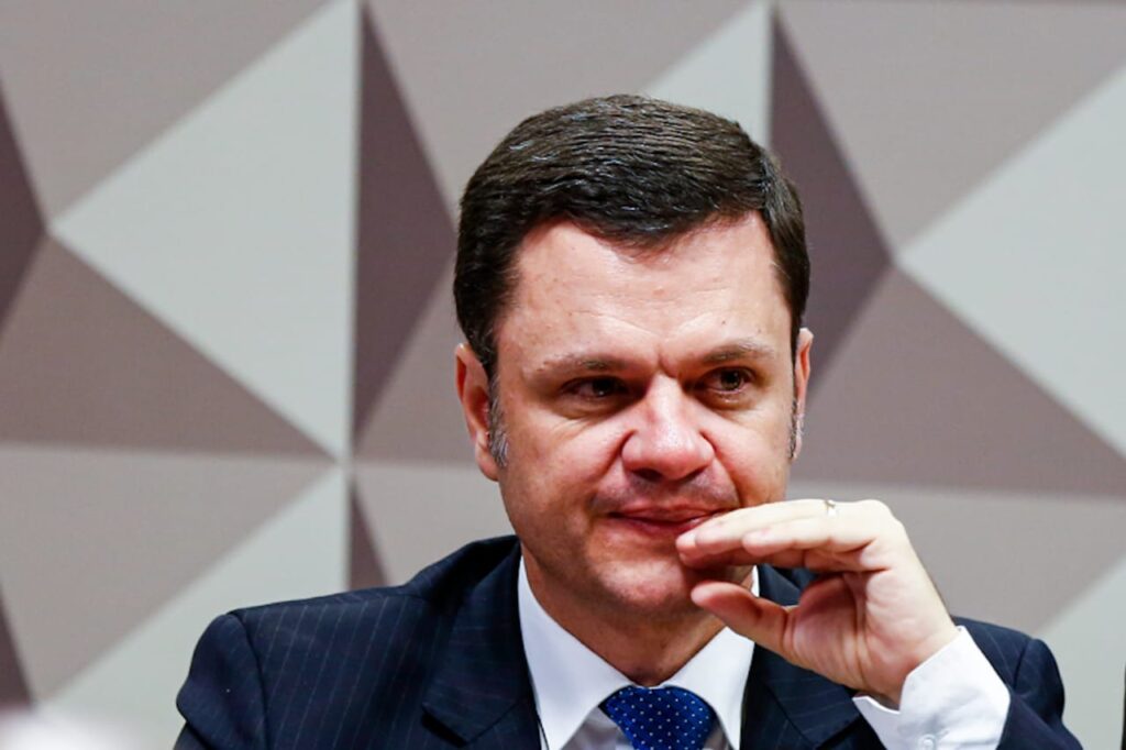 torres-pede-quebra-de-sigilo-telefonico-de-mulher-de-coronel,-mas-moraes-nega
