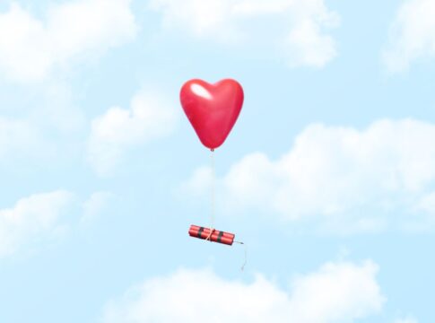 love-bombing:-5-signos-que-exageram-nas-promessas-de-amor