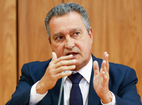 rui-costa-diz-que-nao-cabe-a-trump-opinar-sobre-o-judiciario-do-brasil