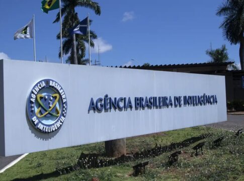 pf-e-inteligencia-trocam-ataques-por-caso-da-abin-paralela