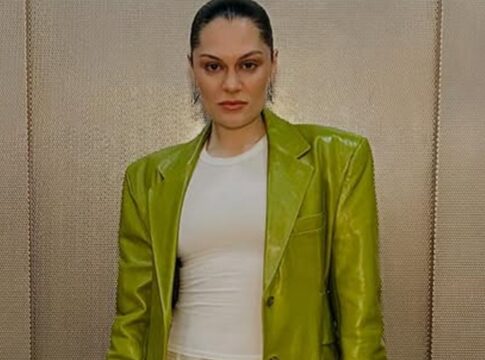 jessie-j-atualiza-estado-de-saude-apos-cancer-e-remocao-da-mama