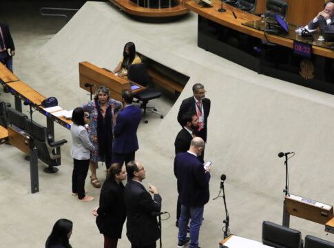 camara-vota-urgencia-de-projeto-que-reduz-beneficios-fiscais-federais