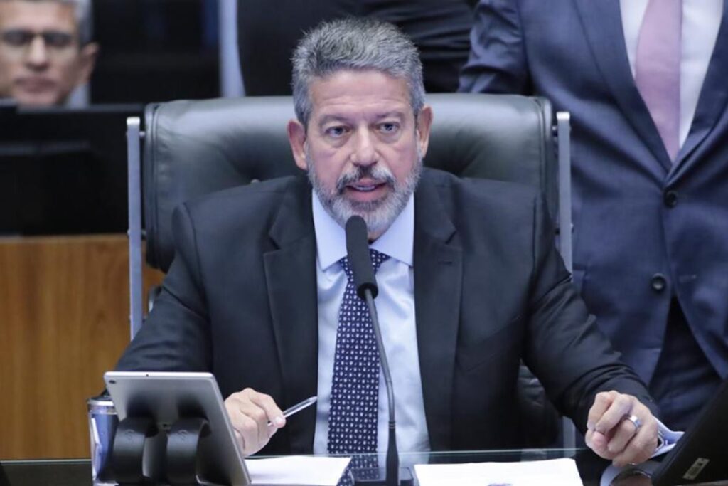 lira-avalia-diminuir-aliquota-minima-para-compensar-nova-isencao-do-ir