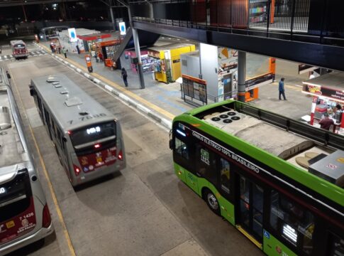 sp-tem-recorde-diario-de-onibus-depredados-e-total-ultrapassa-300